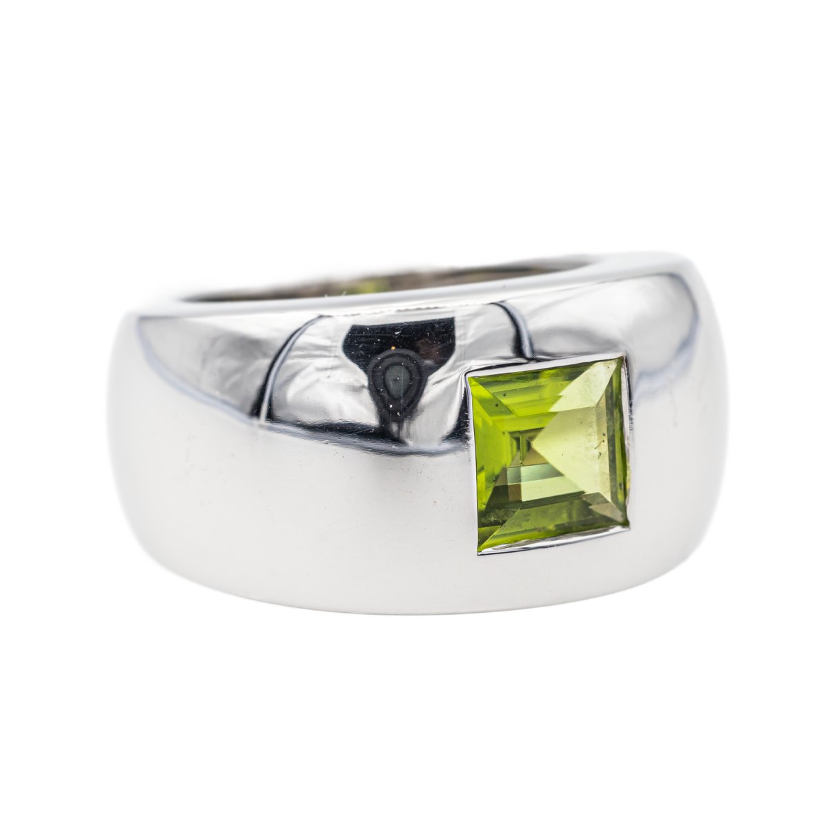 Bague CHAUMET Jonc "Bella" en or blanc et péridot - Castafiore