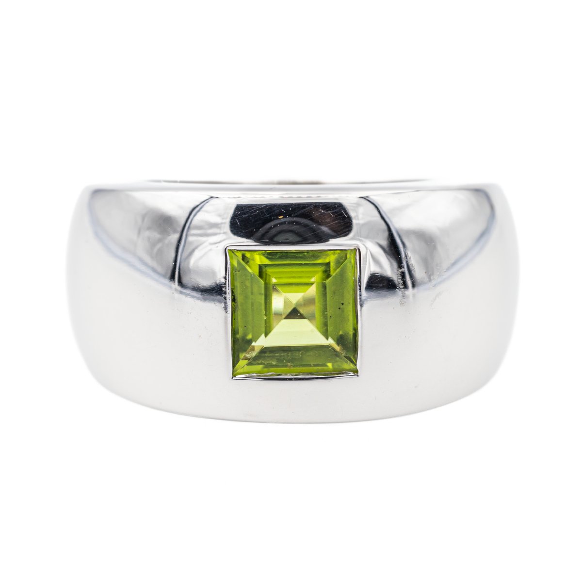 Bague CHAUMET Jonc "Bella" en or blanc et péridot - Castafiore