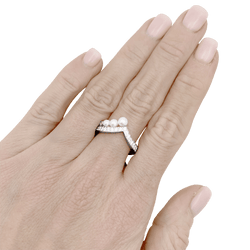 Bague CHAUMET "Joséphine Aigrette" en or blanc, perles et diamants - Castafiore