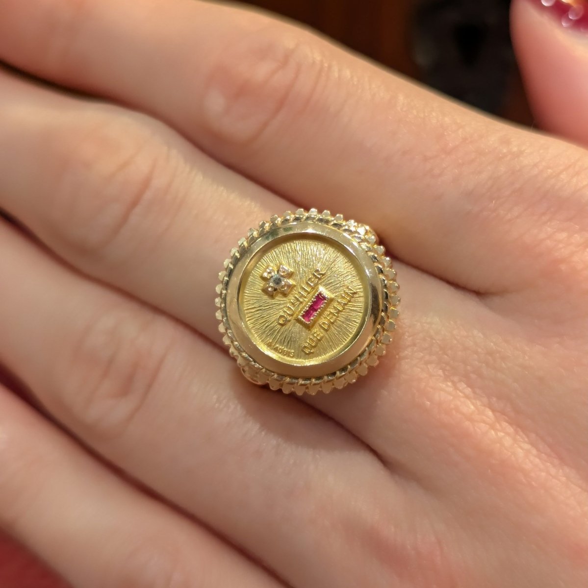 Bague Chevalière AUGIS en or jaune, rubis et diamant - Castafiore
