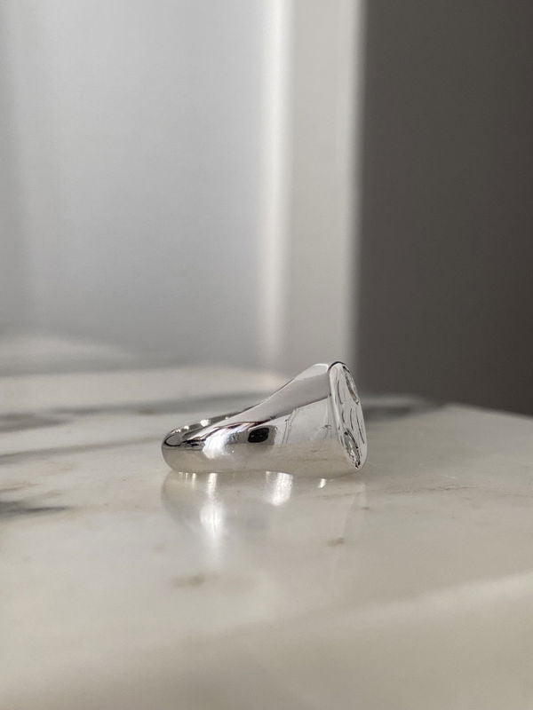 Bague chevalière en or blanc 18k et diamants - Castafiore