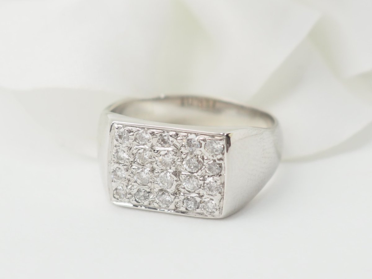 Bague chevalière en or blanc et diamants - Castafiore