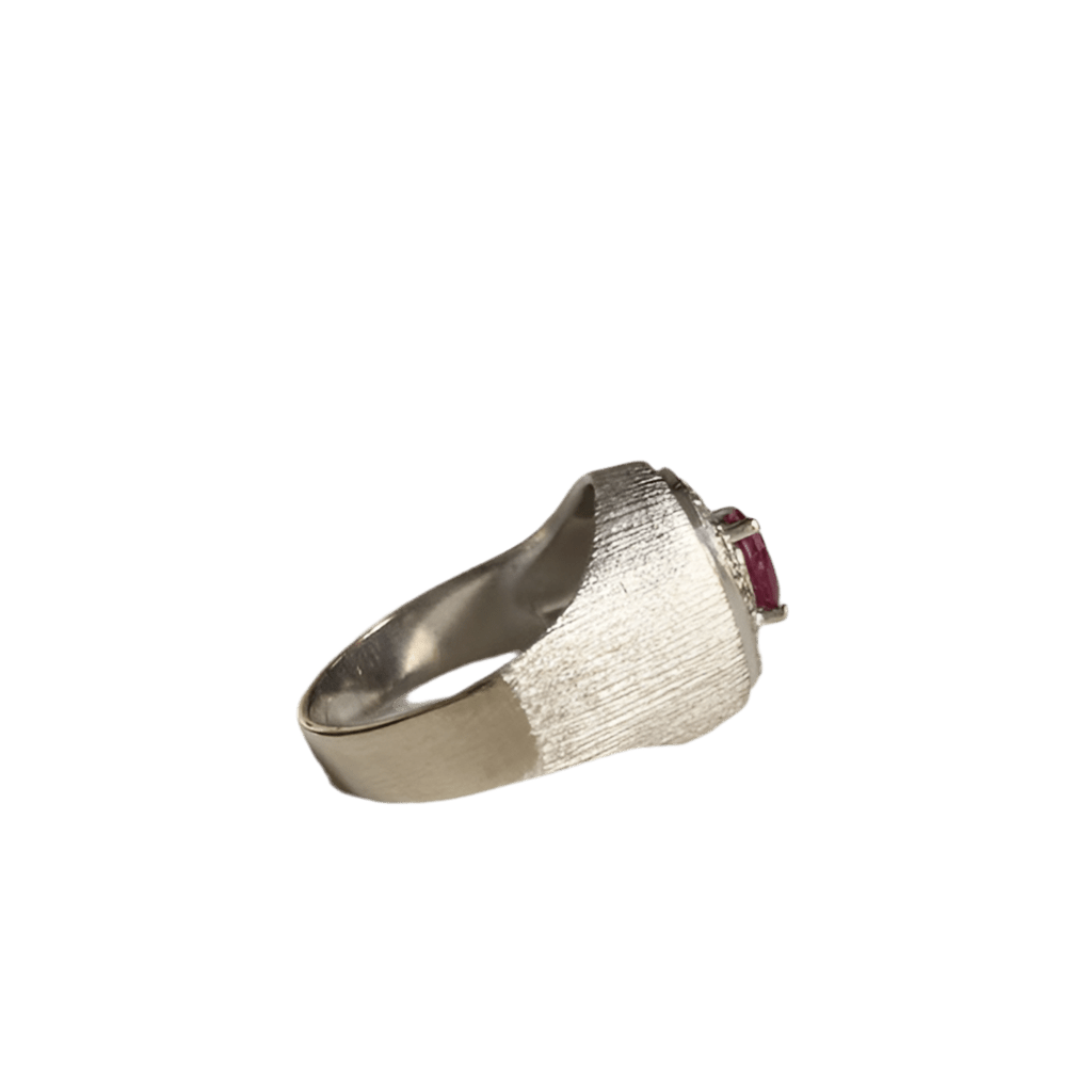 Bague chevalière en or gris, rubis et diamant - Castafiore