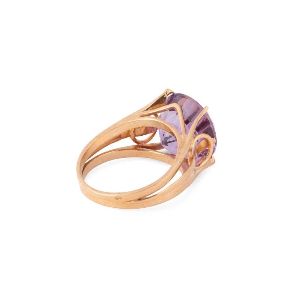 Bague Chevalière en or jaune et améthyste