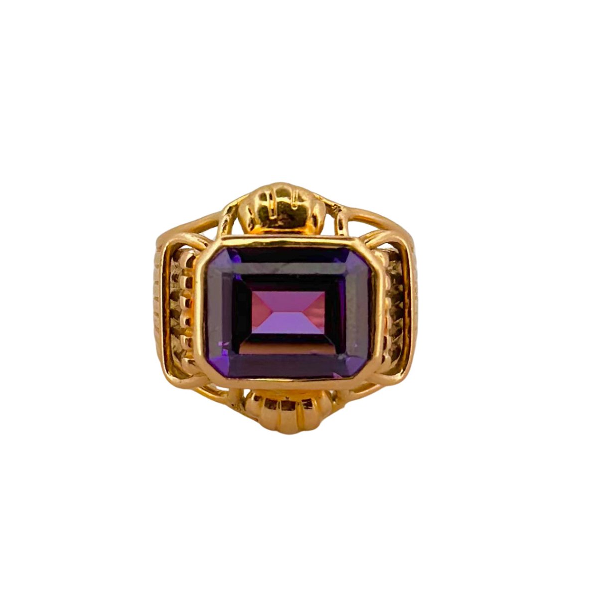 Bague Chevalière en or jaune et améthyste - Castafiore