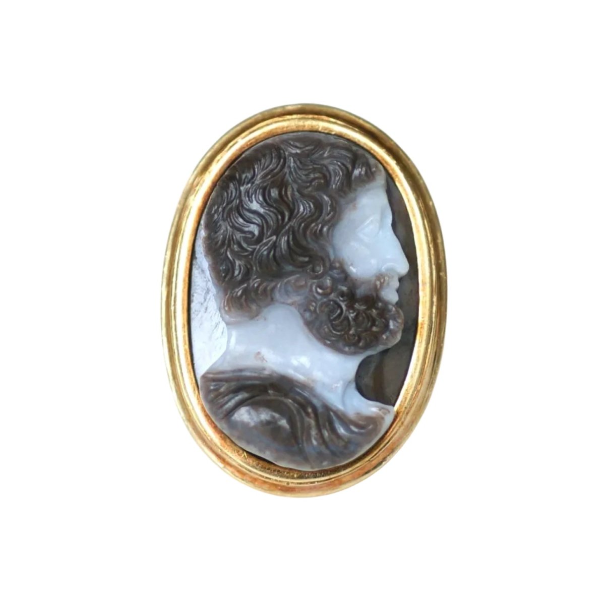 Bague Chevalière en or jaune et camée - Castafiore