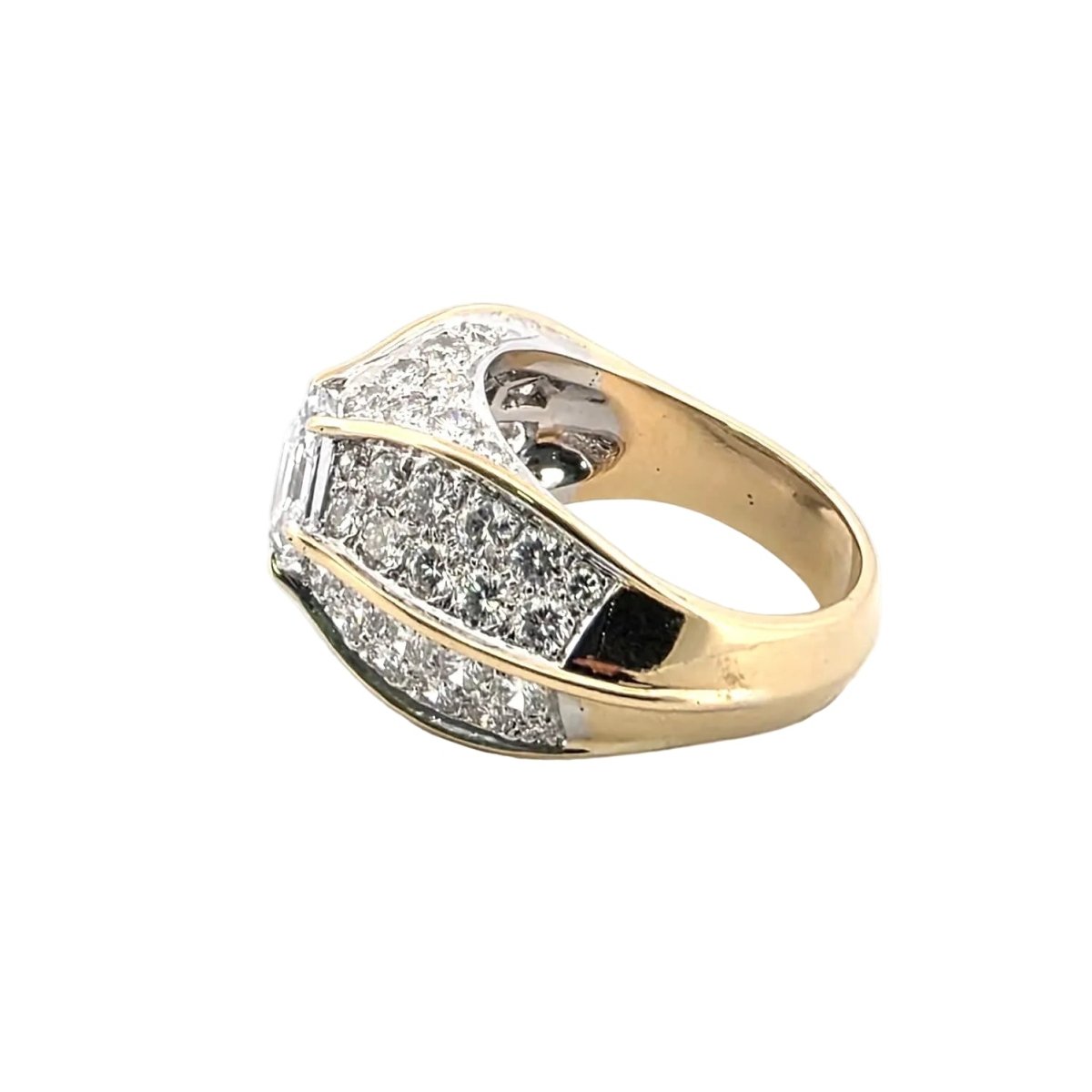 Bague Chevalière en or jaune et diamants - Castafiore