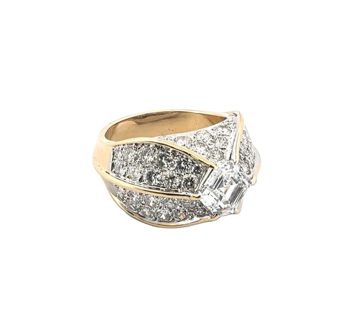 Bague Chevalière en or jaune et diamants - Castafiore