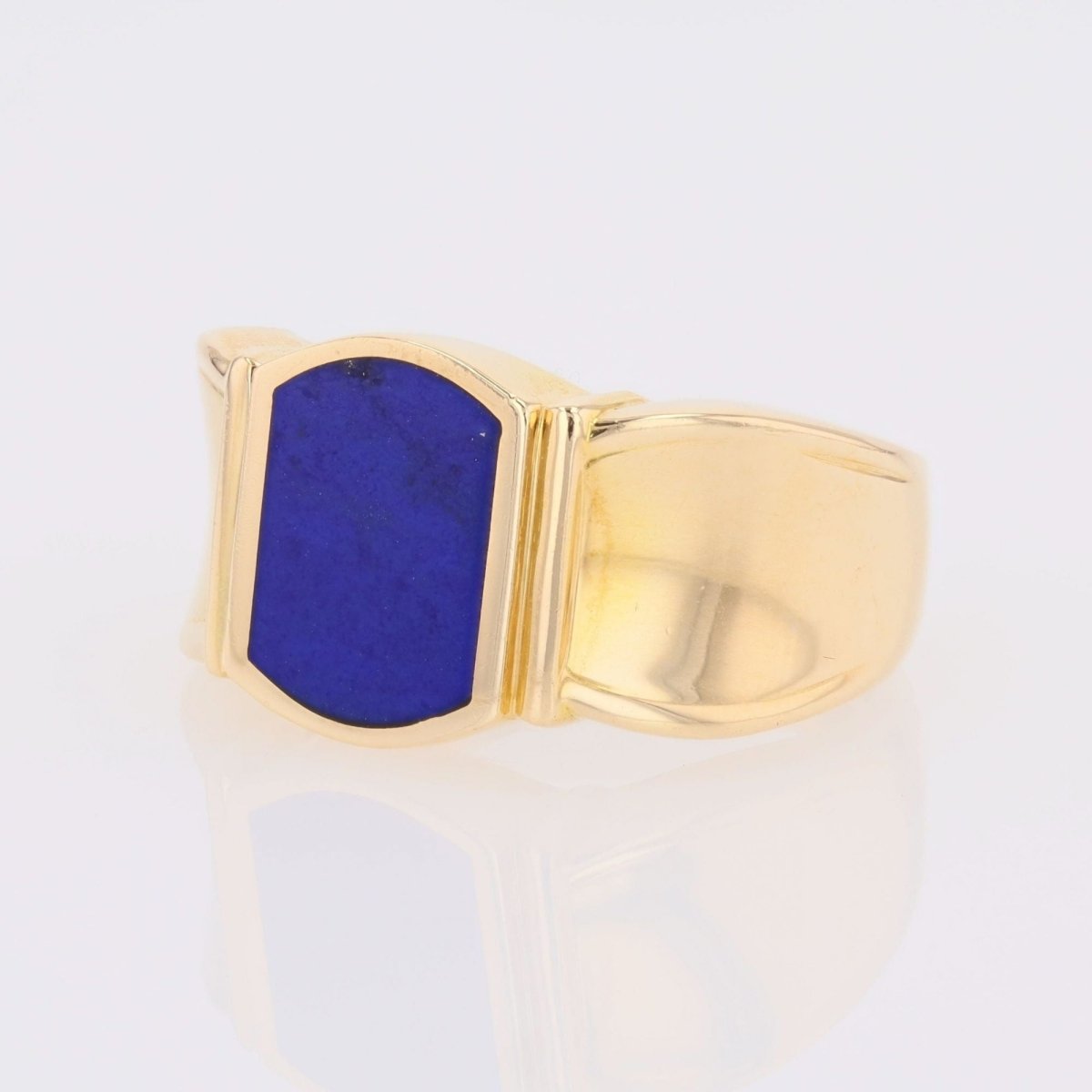 Lapis lazuli and gold signet ring