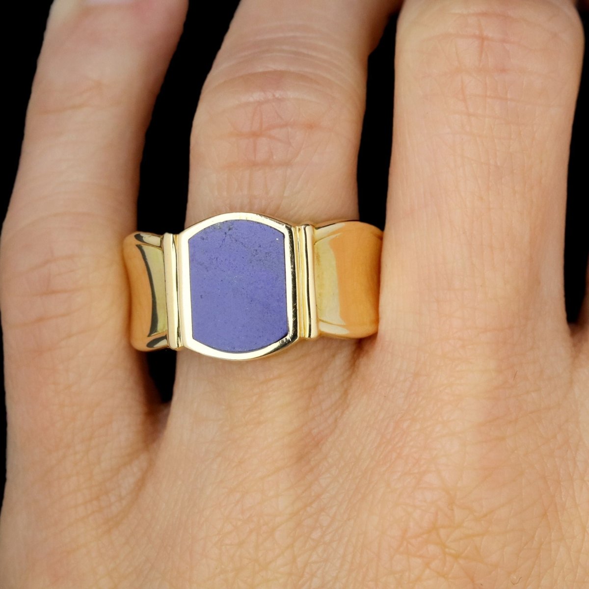 Lapis lazuli and gold signet ring