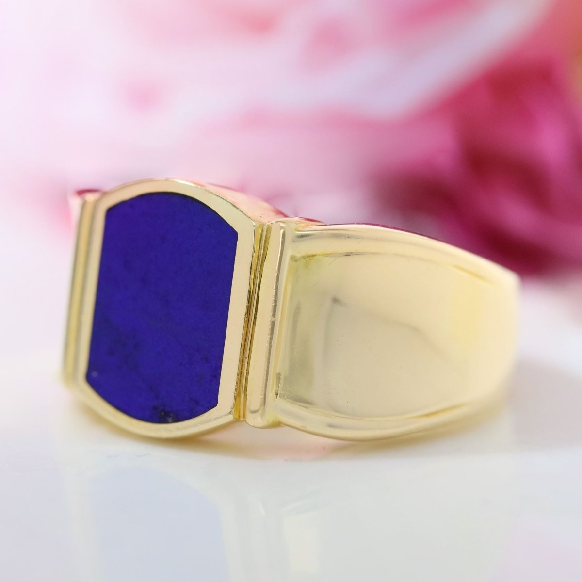 Lapis lazuli and gold signet ring