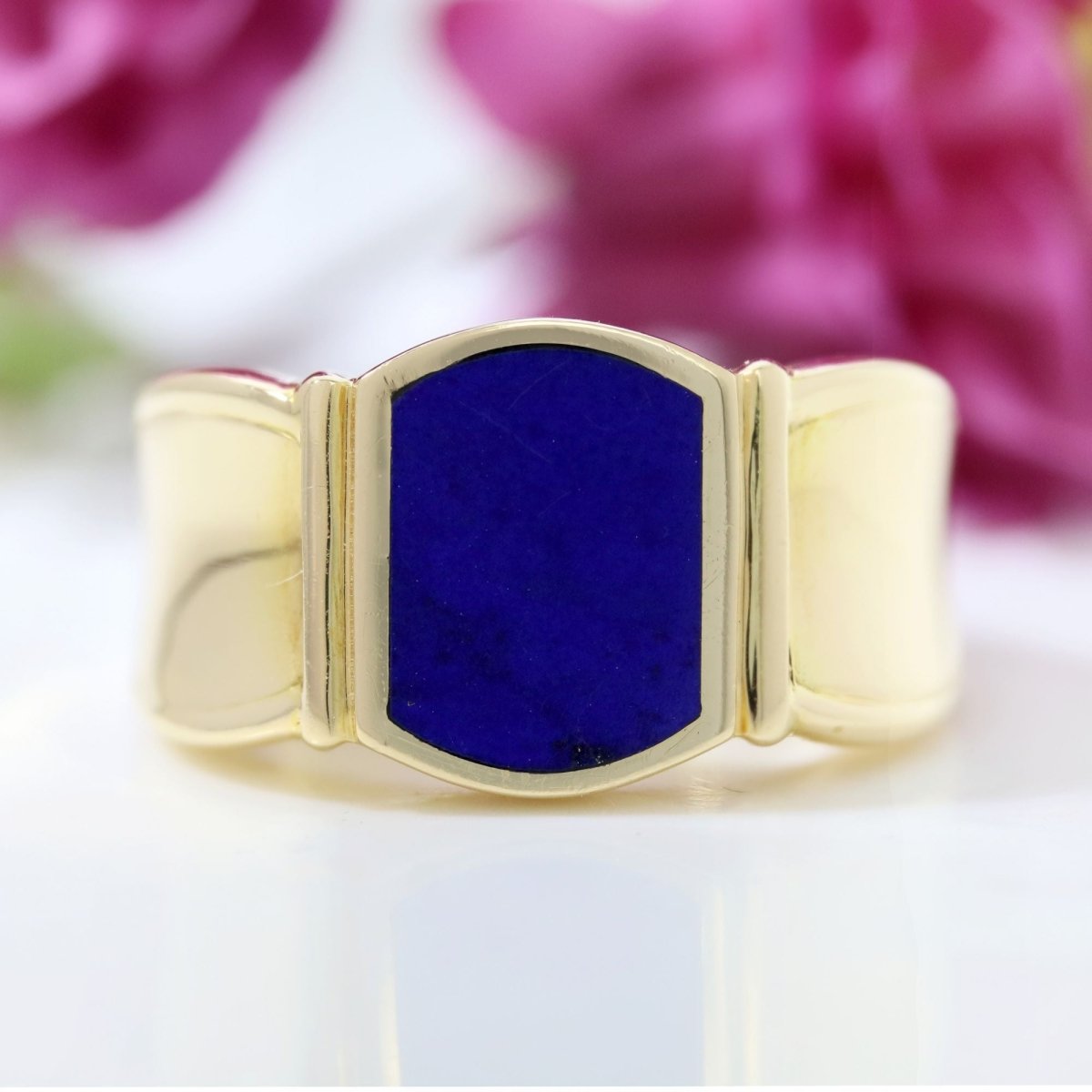 Lapis lazuli and gold signet ring