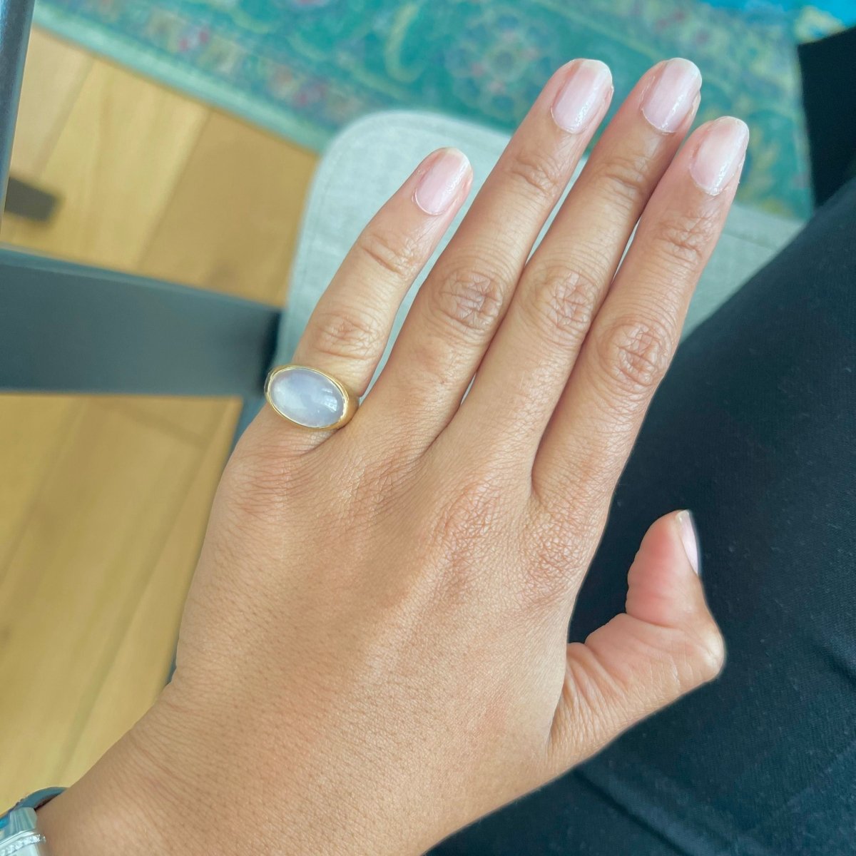 Bague Chevalière en or jaune et pierre de lune - Castafiore