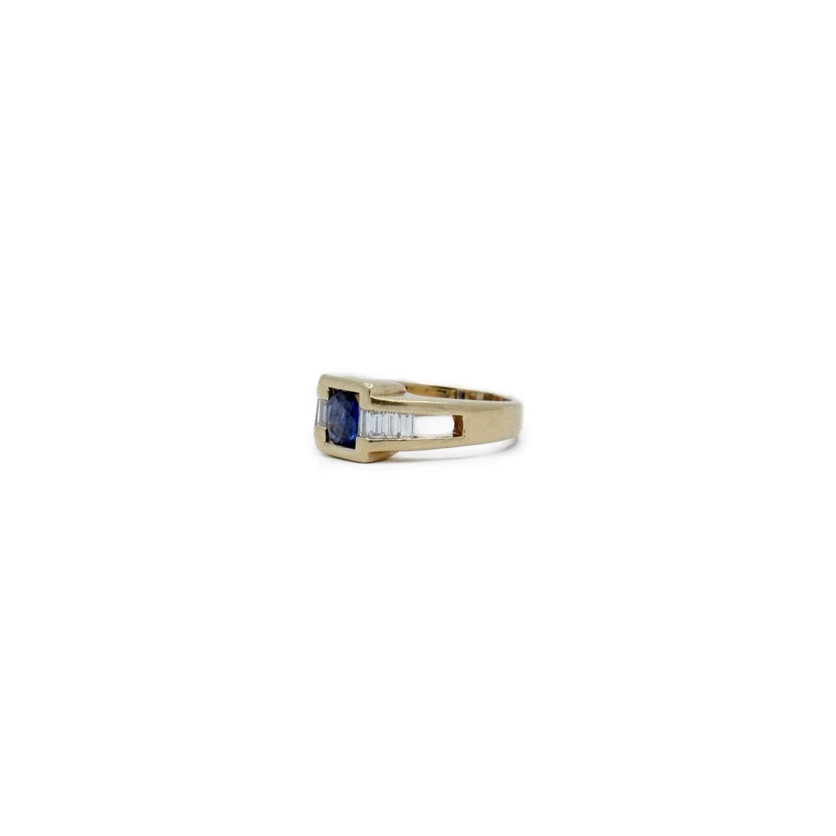 Bague chevalière en or jaune et saphir - Castafiore