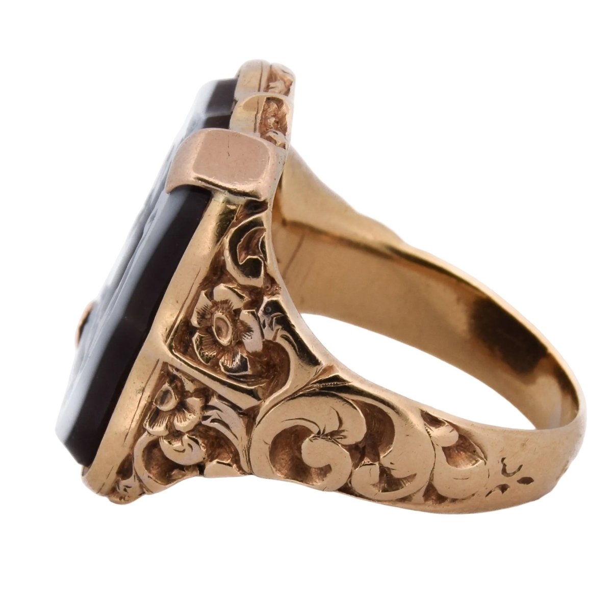 Bague Chevalière en or jaune, onyx et sardonyx - Castafiore