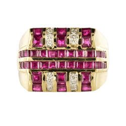 Bague Chevalière en or jaune, rubis et diamants - Castafiore