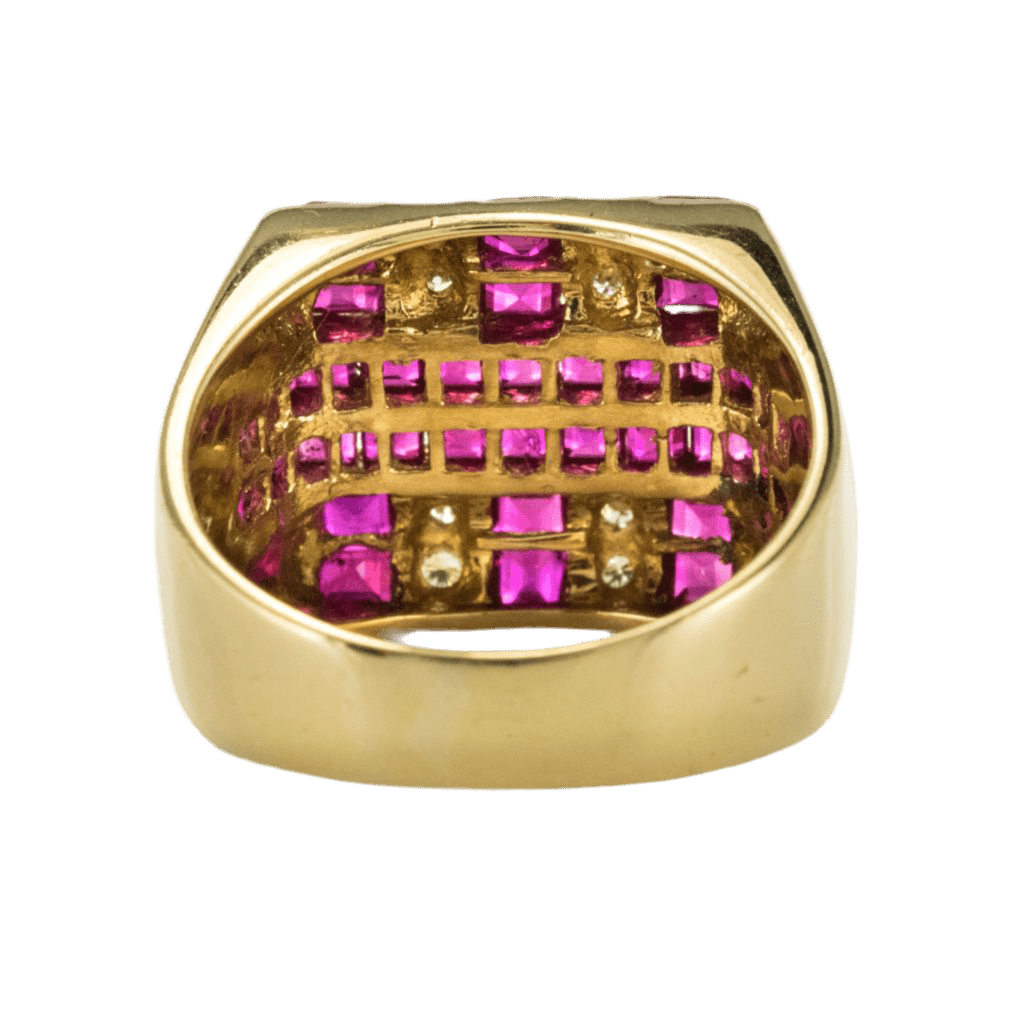 Bague Chevalière en or jaune, rubis et diamants - Castafiore