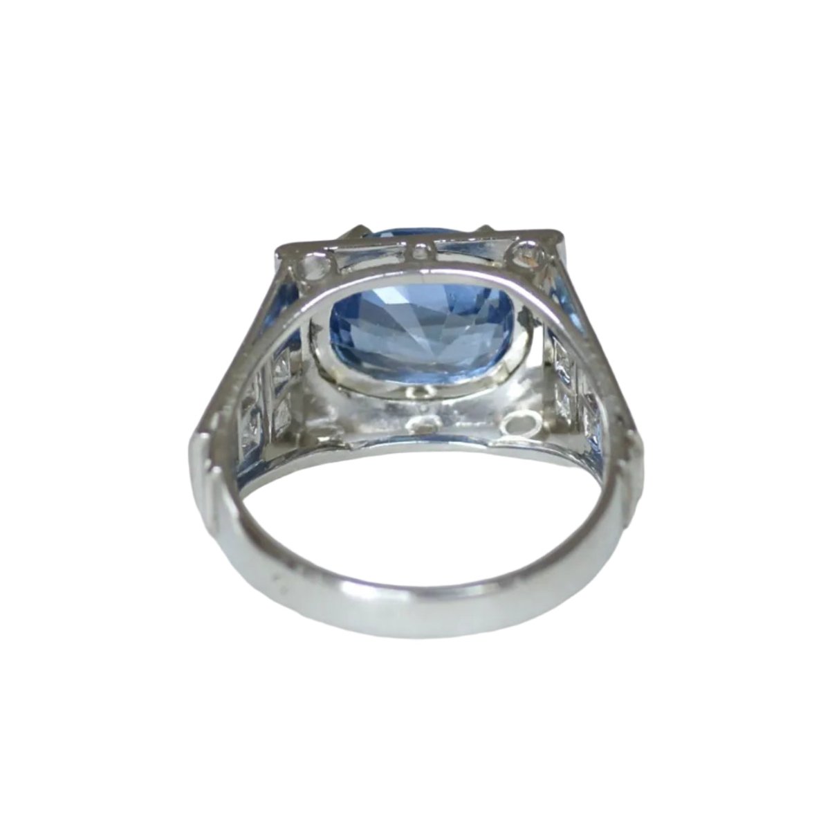 Bague Chevalière en platine, saphir et diamants - Castafiore
