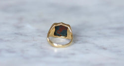 Bague Chevalière Intaille Jaspe Sanguin Or Jaune - Castafiore