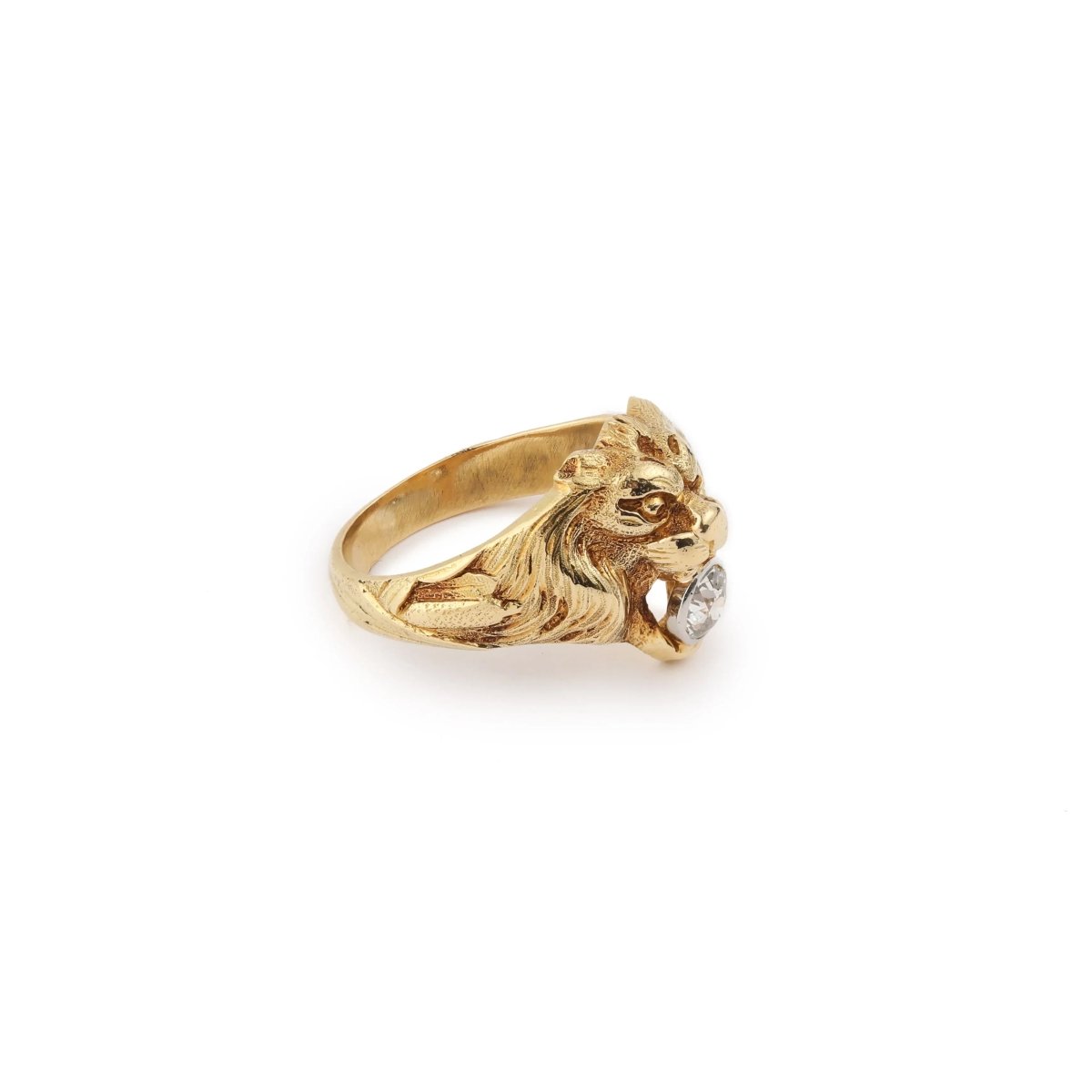 Bague Chevalière Lion Diamant 0.35 Carats Or Jaune 18 Carats - Castafiore