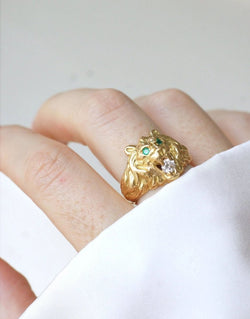 Bague chevalière Lion or jaune et diamant - Castafiore