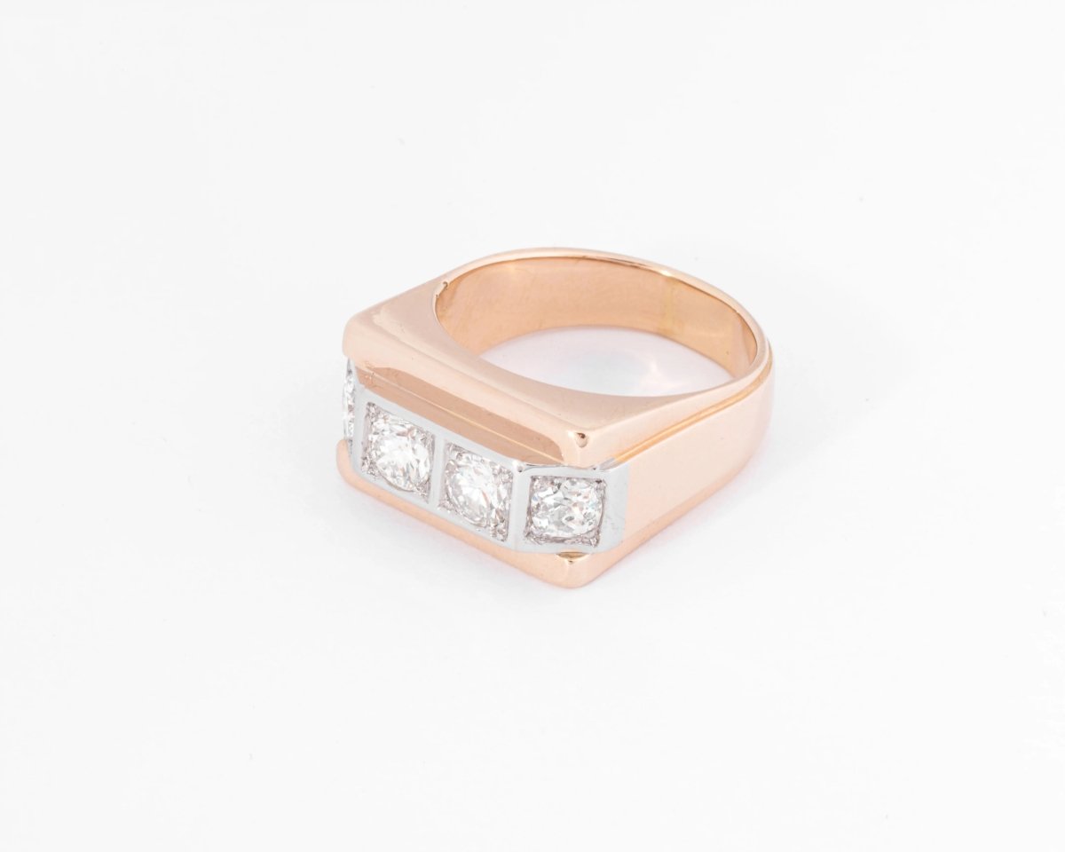 Bague chevalière ornée de diamant - Castafiore