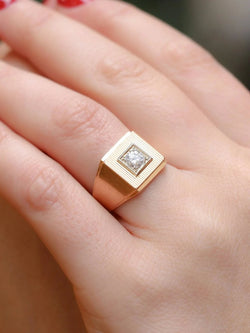 Bague chevalière vintage en or et diamants - Castafiore