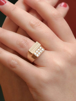 Bague chevalière vintage en or et diamants - Castafiore