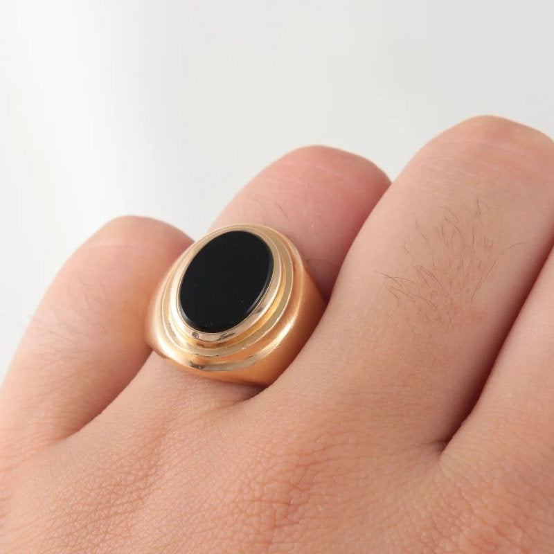 Bague Chevalière Vintage en Or et Onyx - Castafiore