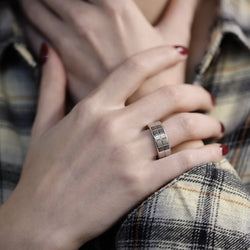 Bague Chopard "Ice Cube" Or Gris 18k . Taille 55. ref 82/3795. Boite d'origine. - Castafiore
