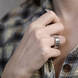 Bague Chopard "Ice Cube" Or Gris 18k . Taille 55. ref 82/3795. Boite d'origine. - Castafiore