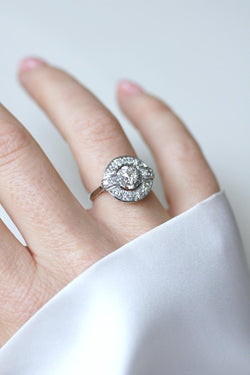 Bague Cible Art Déco Diamants 1,05 Cts sur Or blanc et Platine - Castafiore