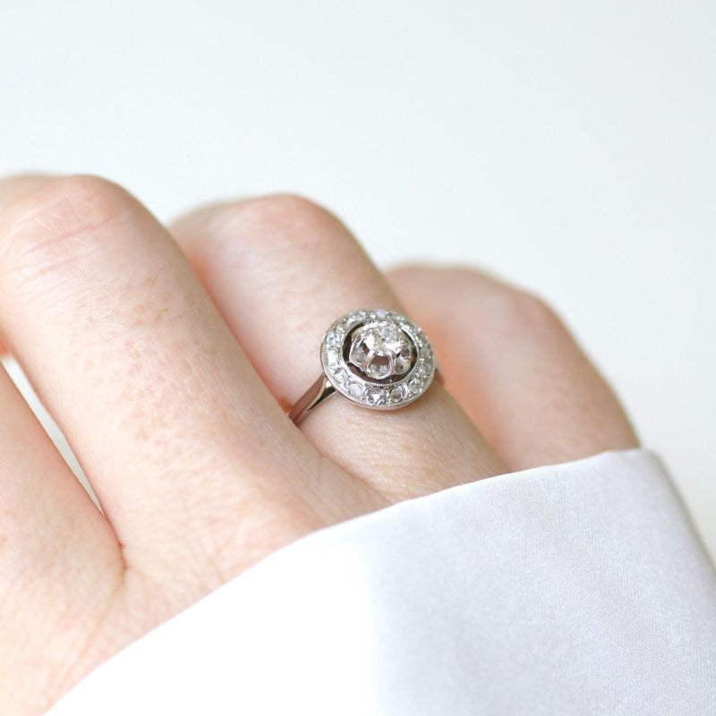 Bague Cible Art Deco Diamants sur Platine et Or blanc - Castafiore