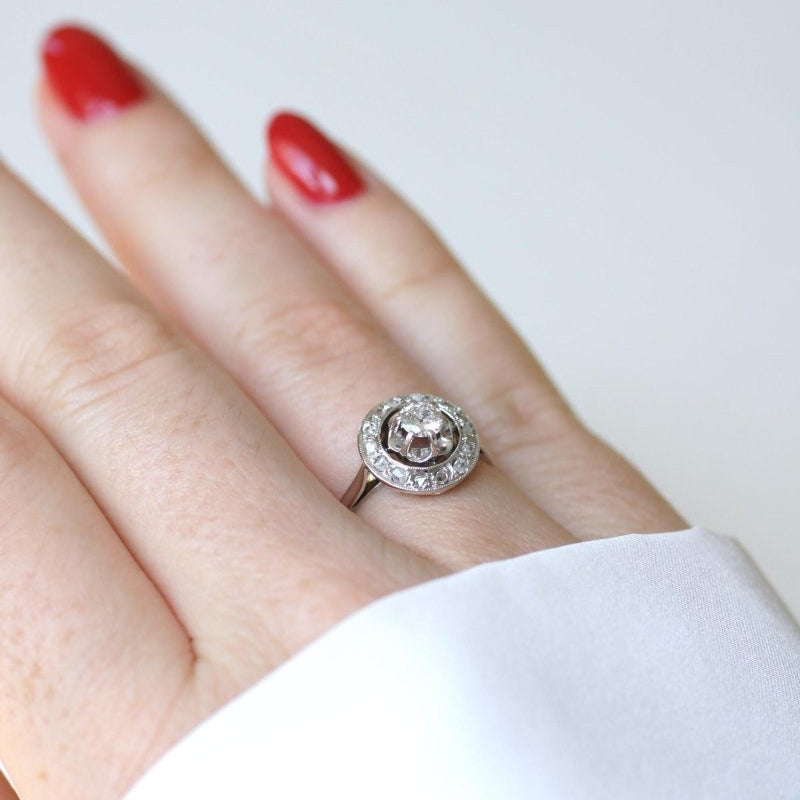 Bague Cible Art Deco Diamants sur Platine et Or blanc - Castafiore