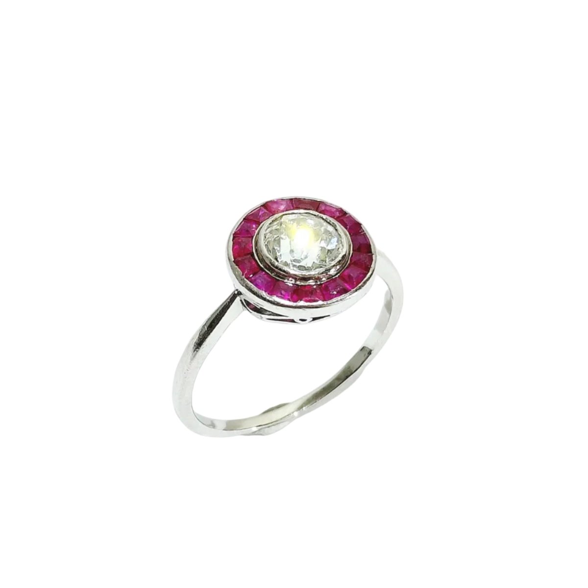 Bague Cible en platine, rubis, et diamants - Castafiore