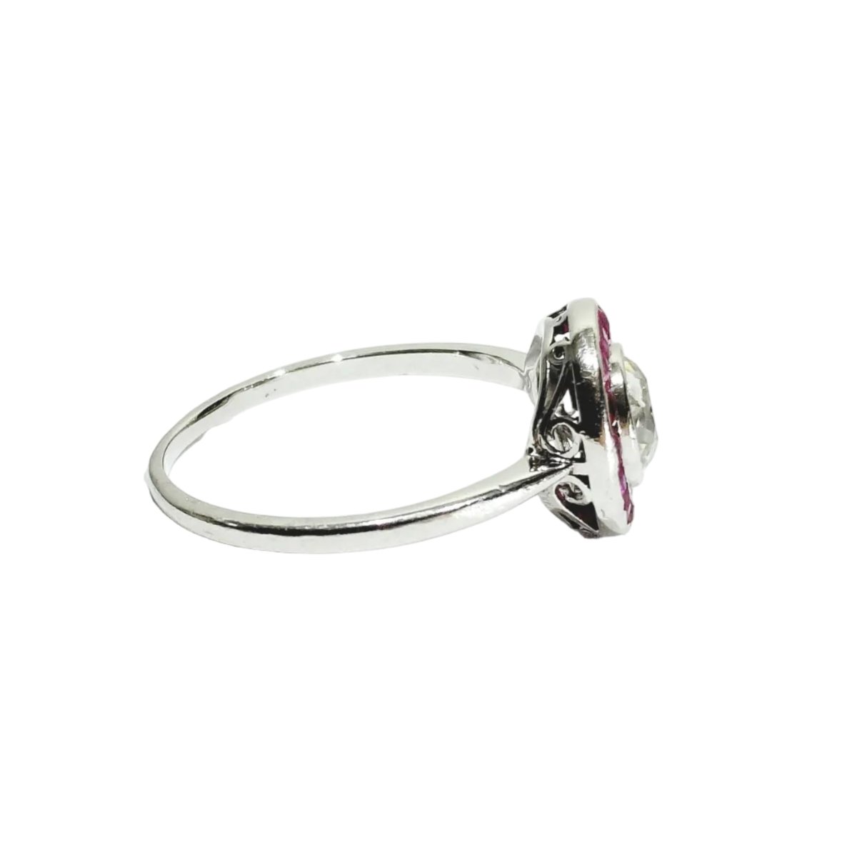 Bague Cible en platine, rubis, et diamants - Castafiore