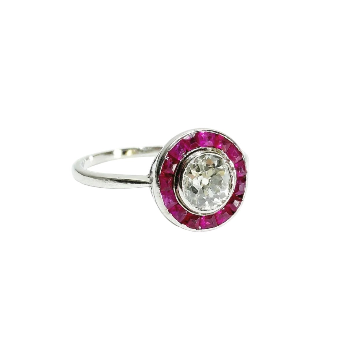 Bague Cible en platine, rubis, et diamants - Castafiore