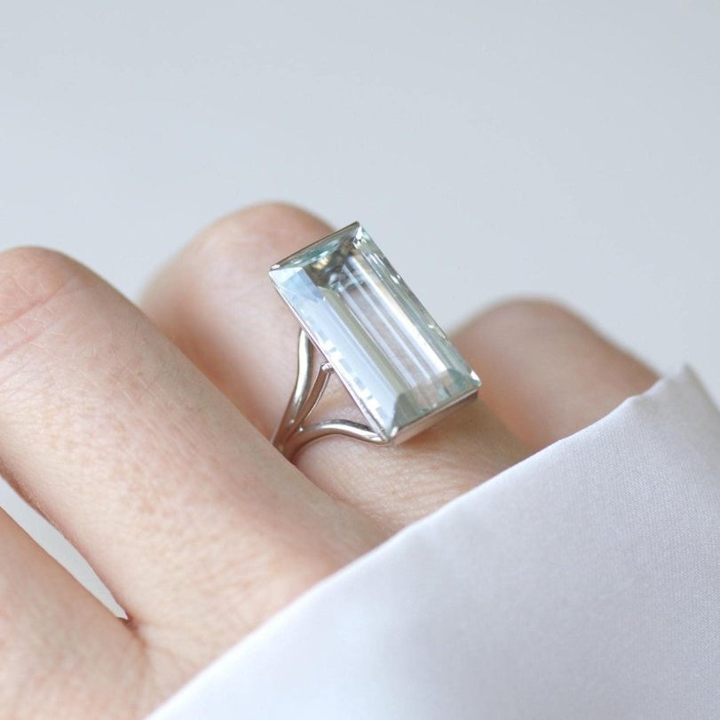 Bague Cocktail Aigue Marine 8,00 Cts sur Or Blanc - Castafiore