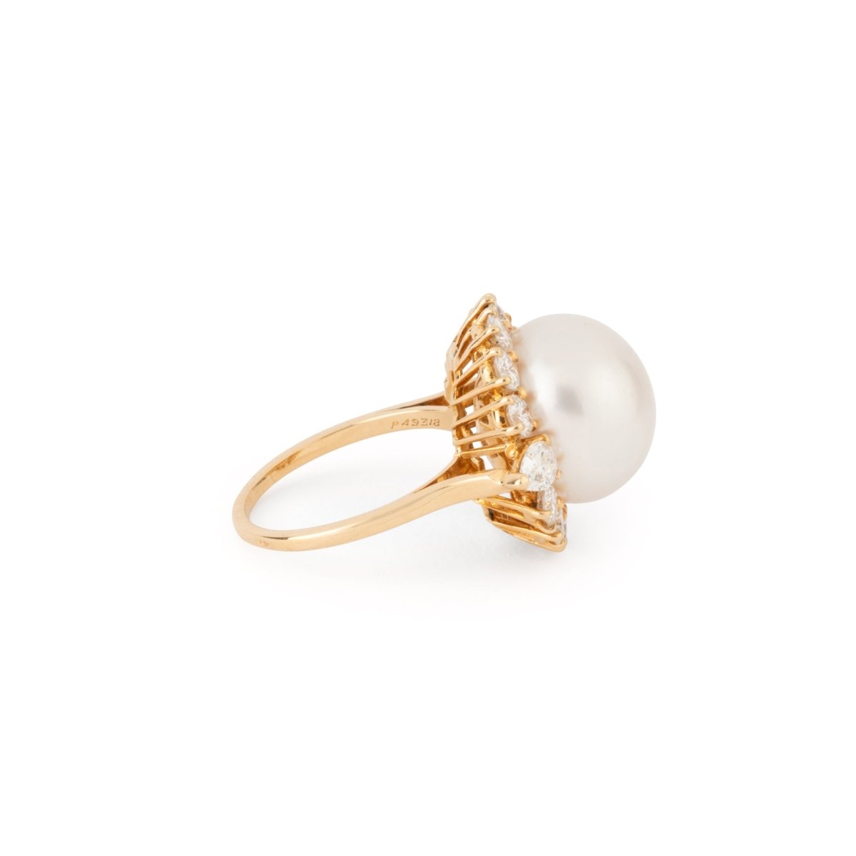 Bague Cocktail Boucheron en or jaune, perle et diamants - Castafiore
