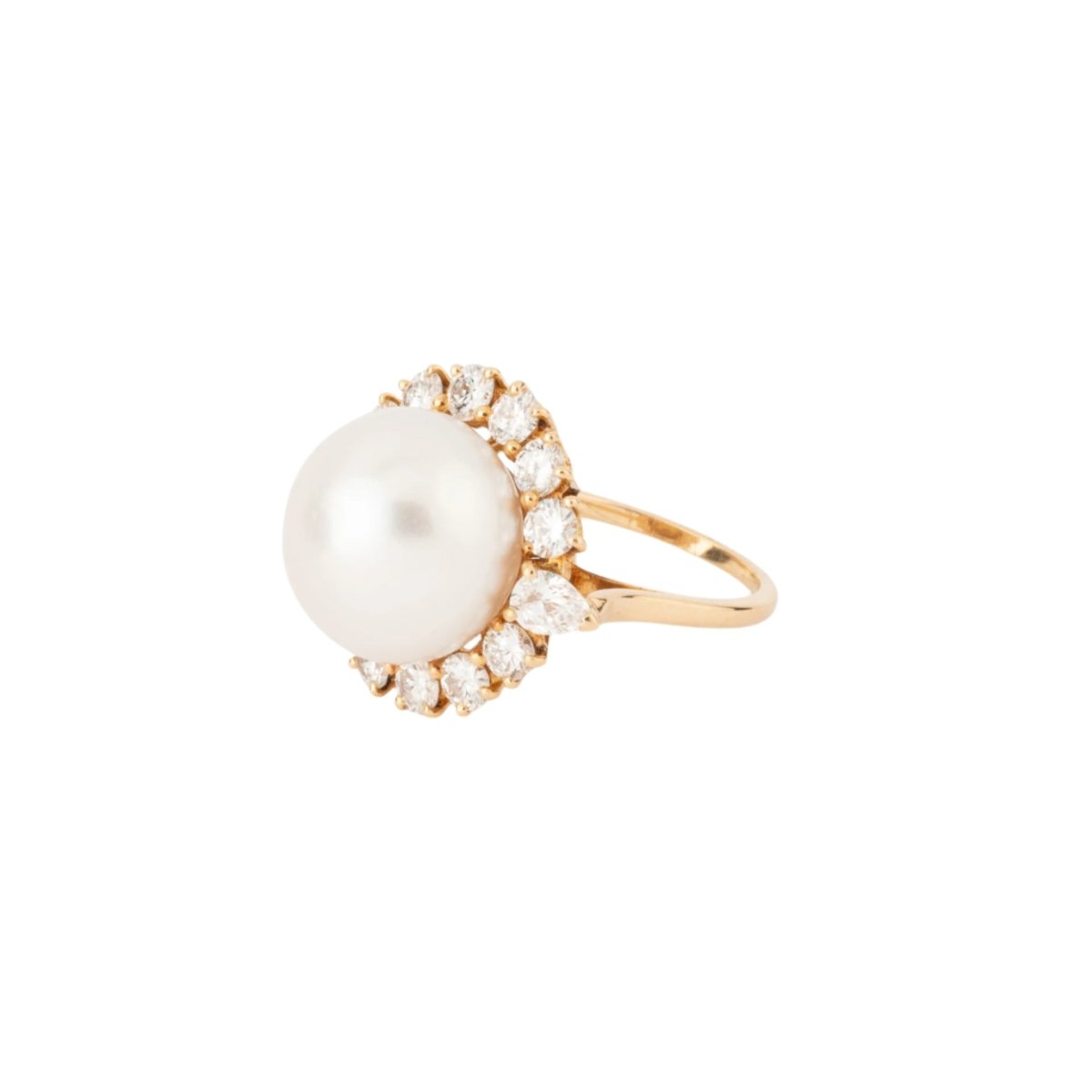 Bague Cocktail Boucheron en or jaune, perle et diamants - Castafiore