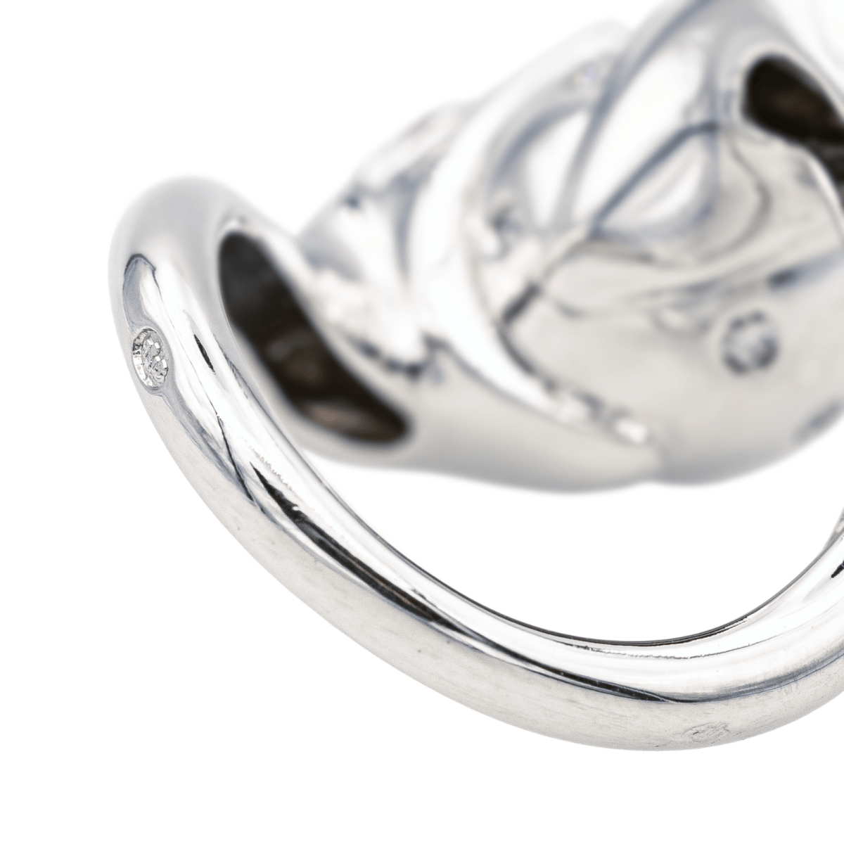 Bague Cocktail BOUCHERON "Trouble" or blanc, rubis et diamants - Castafiore