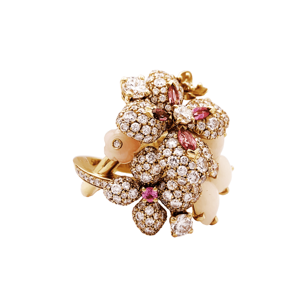 Ring Chaumet, "Hortensia Aube rosée", rose gold, diamonds, pink sapphire and pink opals.