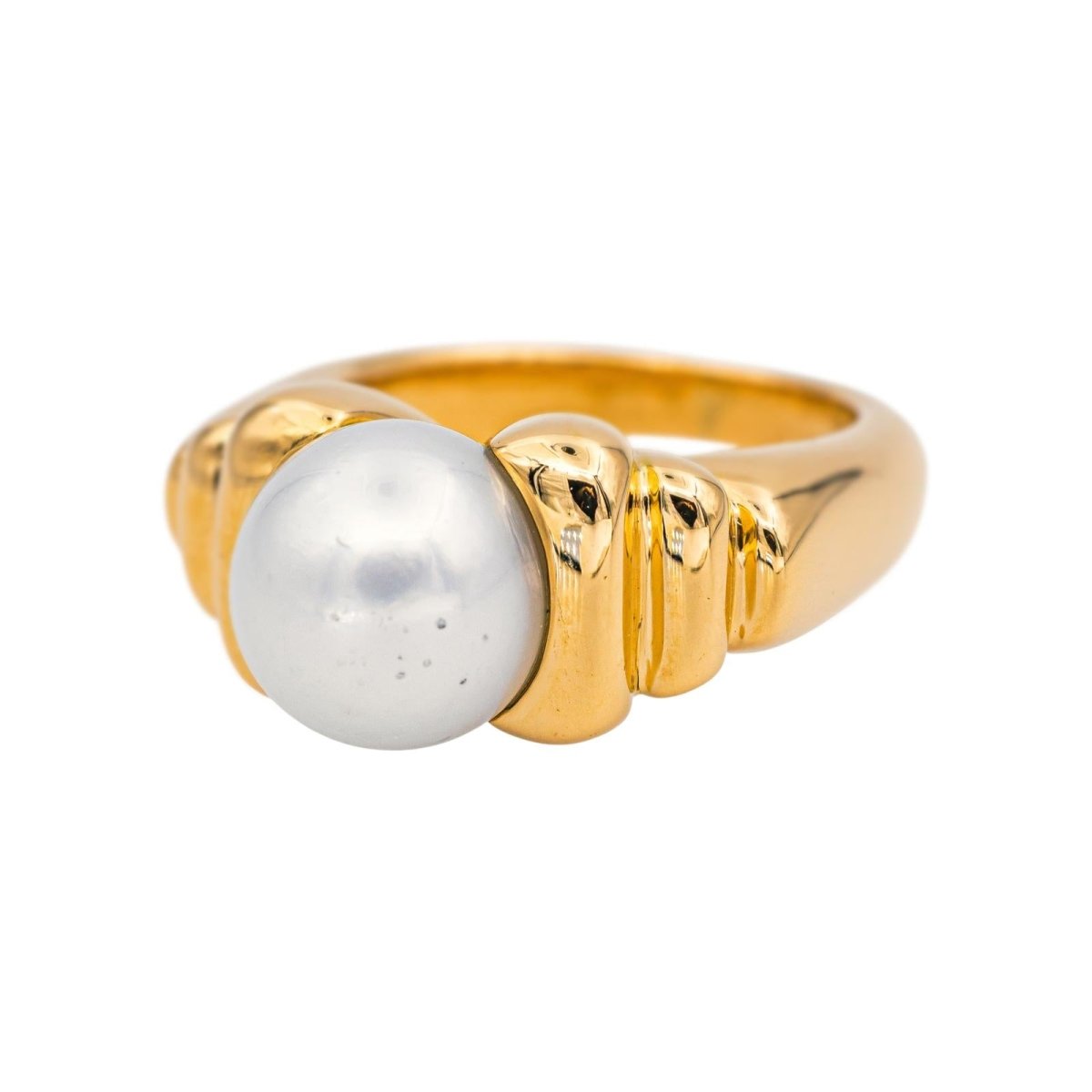 Chaumet Ring  Yellow gold Pearl