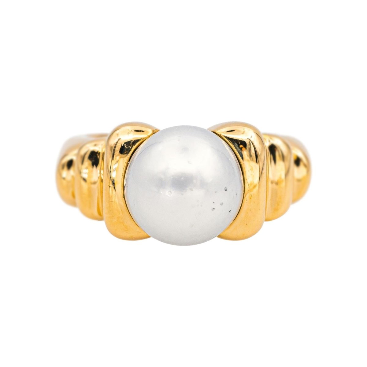 Chaumet Ring  Yellow gold Pearl