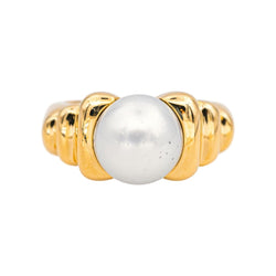 Chaumet Ring  Yellow gold Pearl