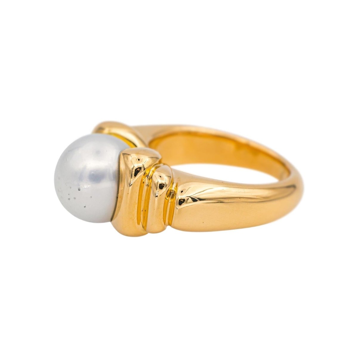 Chaumet Ring  Yellow gold Pearl