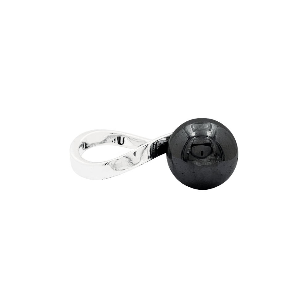 Ring Dinh Van en white gold and hematite.