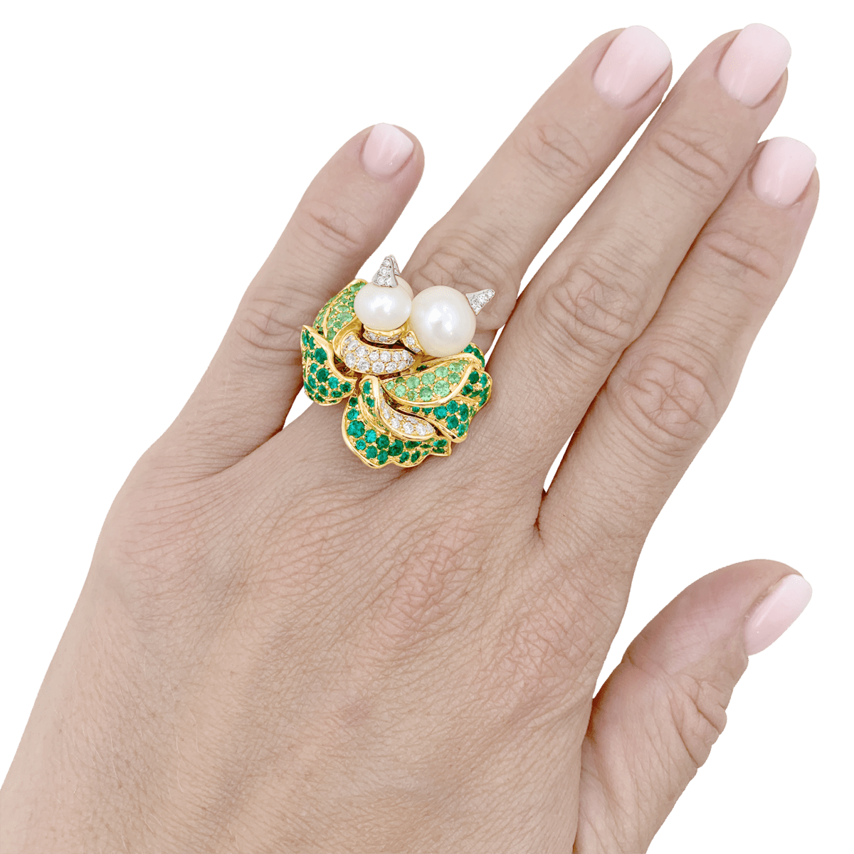 Bague Cocktail DIOR "Jardins de Milly-la-Forêt” en blanc, or jaune, émeraudes, tsavorites, perles et diamants - Castafiore