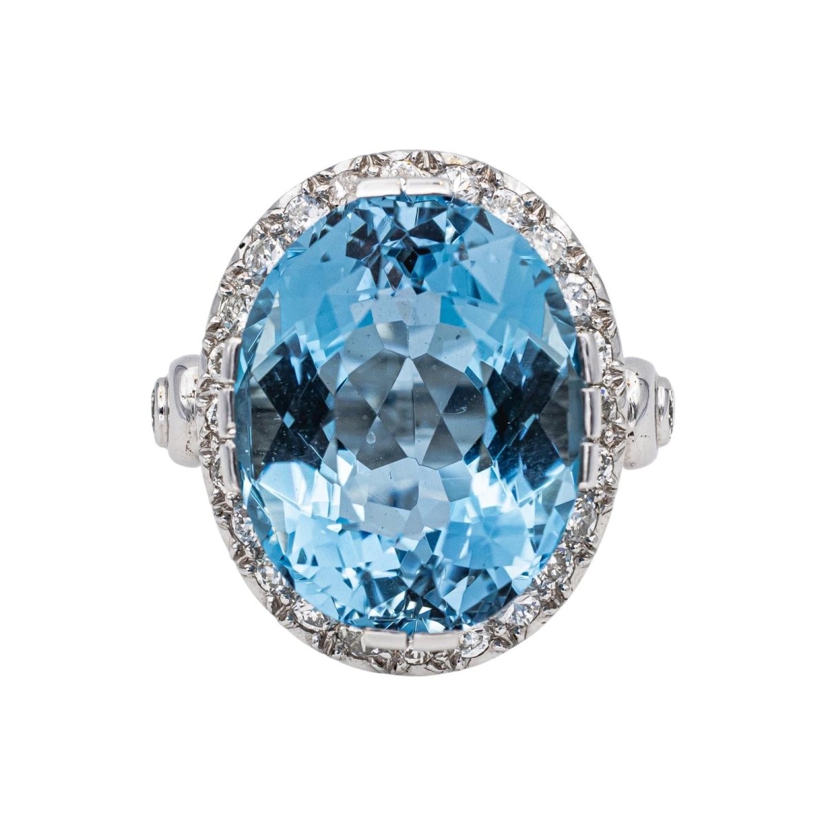 Bague Cocktail en or blanc, aigue - marine et diamants - Castafiore