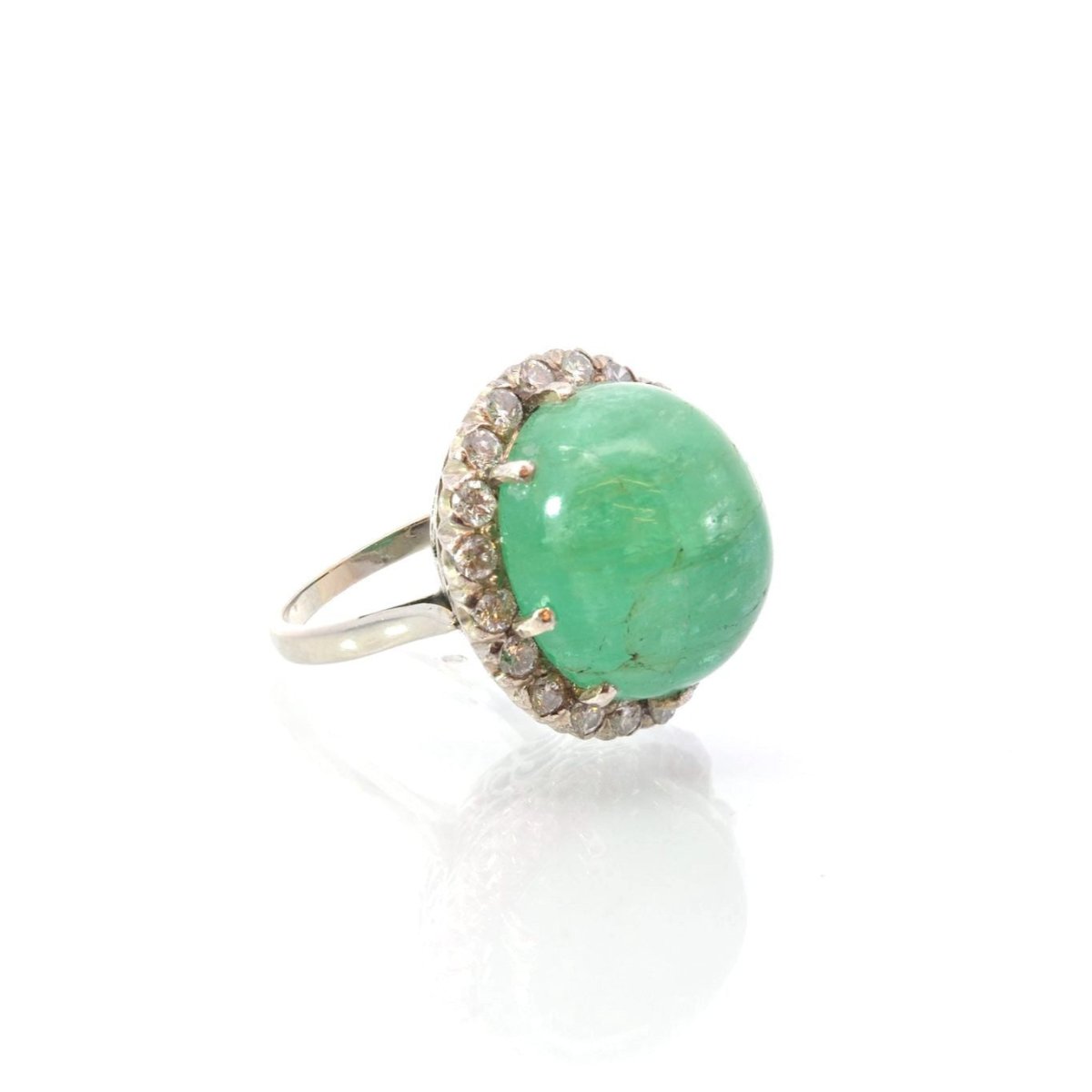 Bague Cocktail en or blanc, émeraude et diamants - Castafiore